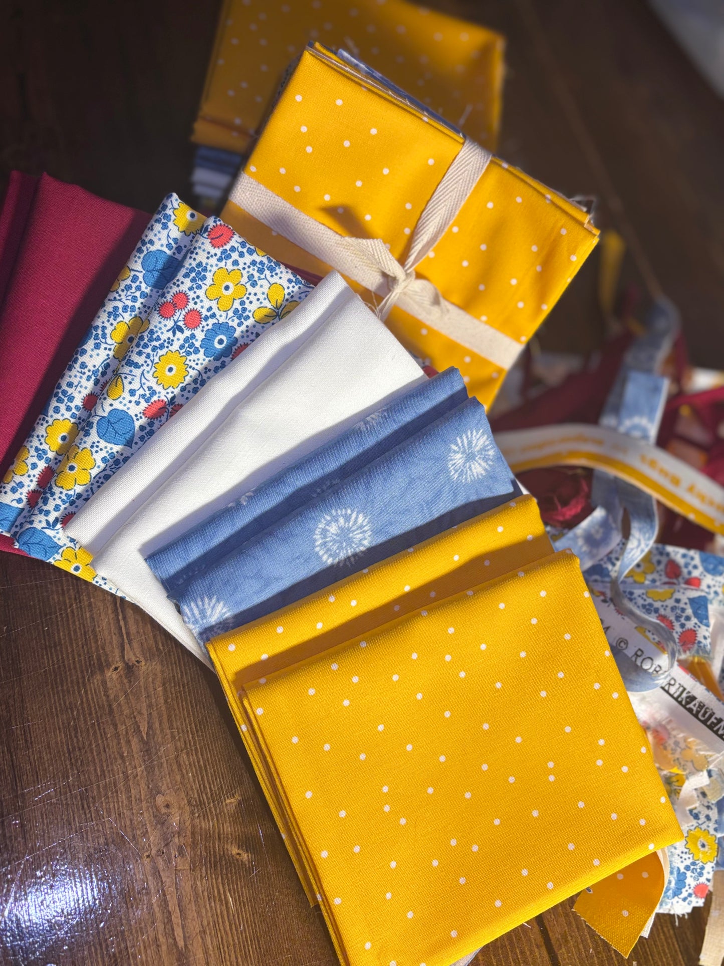 Sunshine & Bloom Fat Quarter Bundle - 10 Piece
