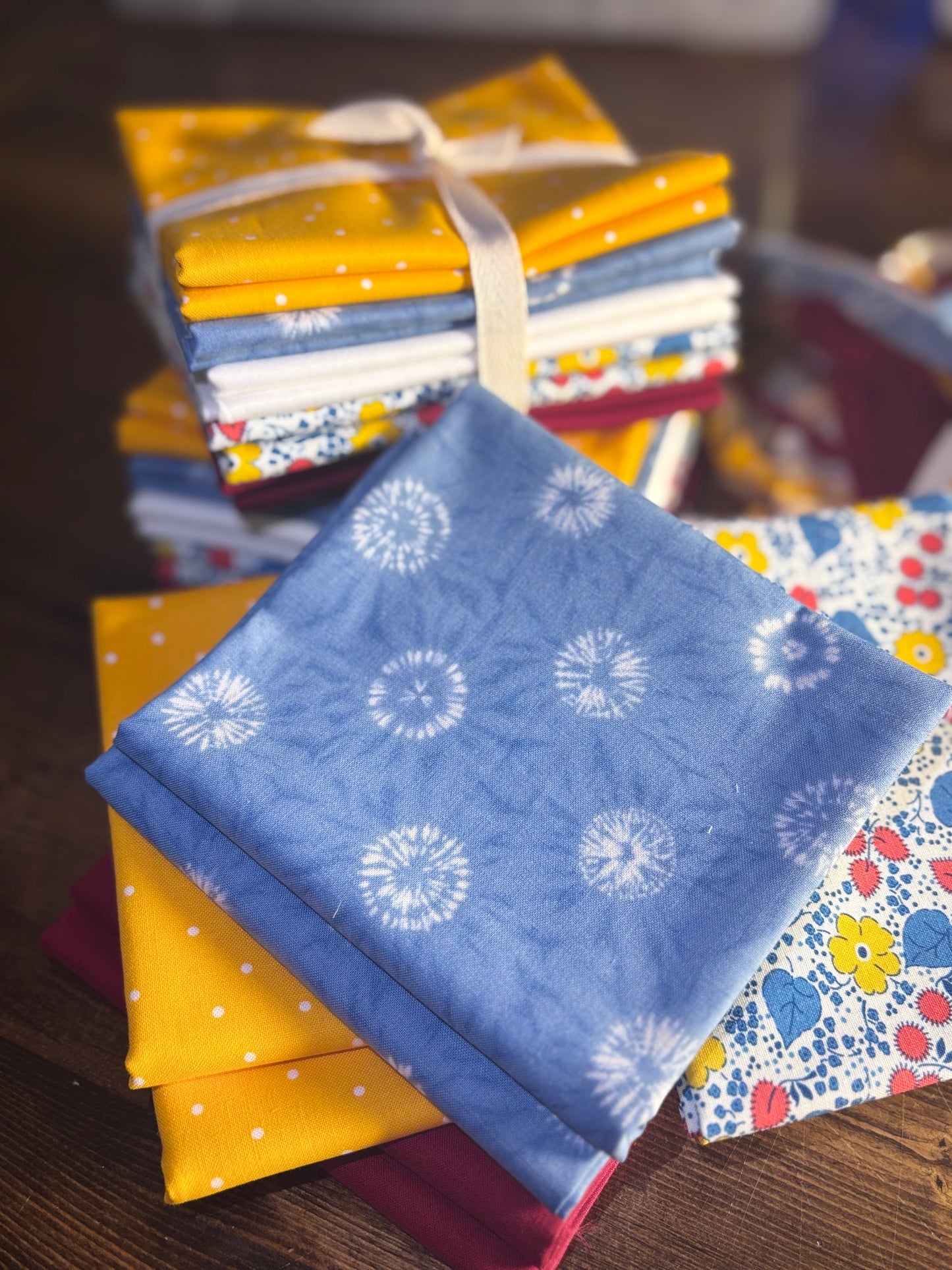 Sunshine & Bloom Fat Quarter Bundle - 10 Piece
