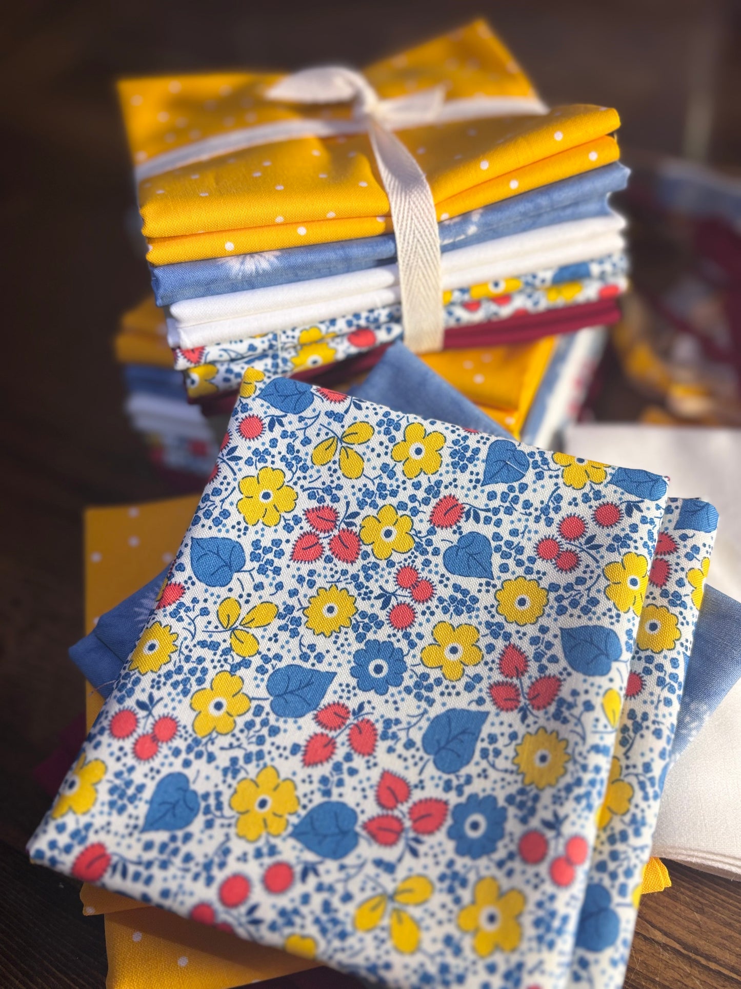Sunshine & Bloom Fat Quarter Bundle - 10 Piece